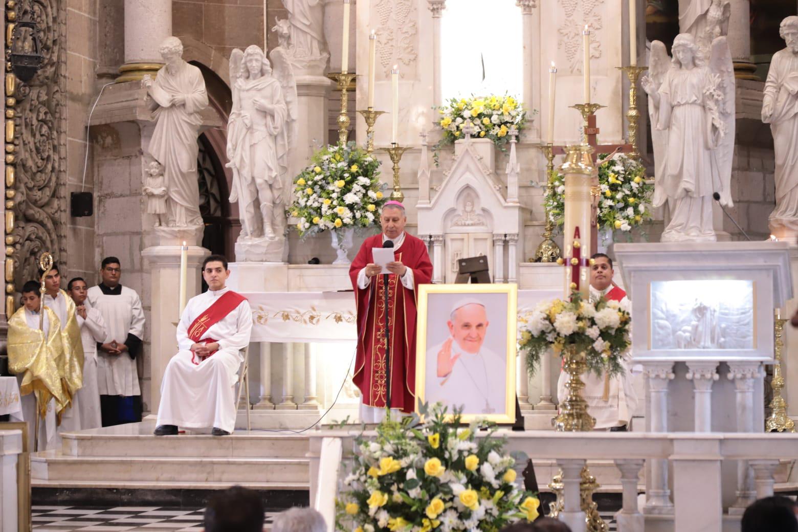 $!Pide Obispo de Mazatlán recordar al Papa Francisco como santo, misericordioso y sabio