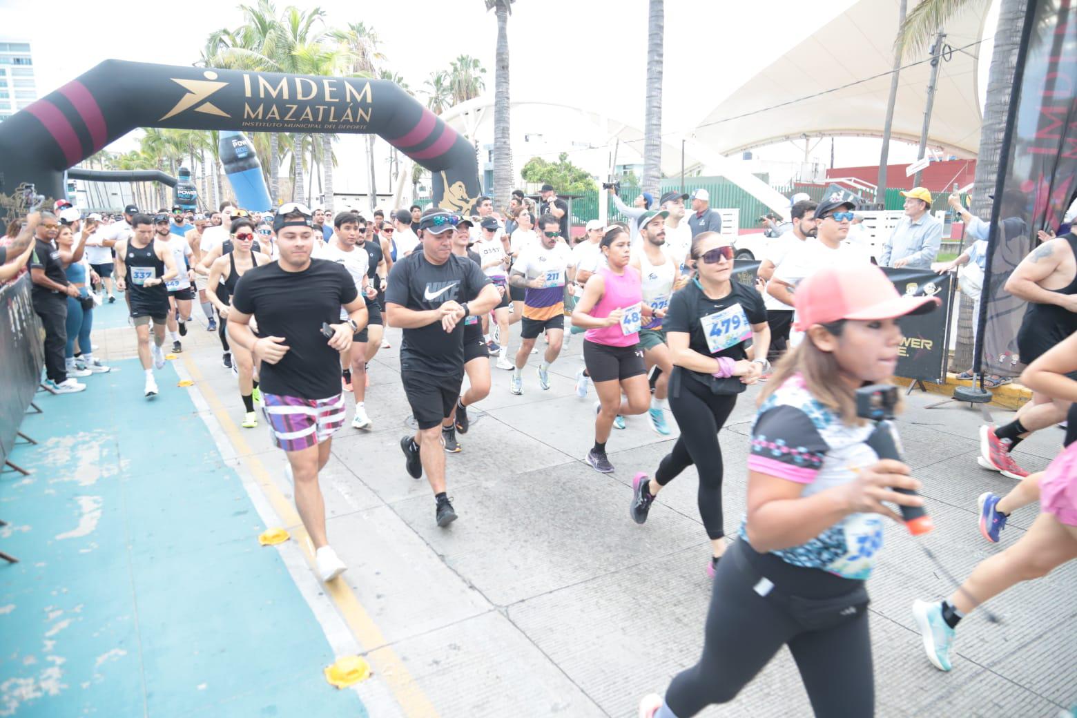 $!Katia García y Valentín Rendón triunfan en la Carrera Conecta-te 2025