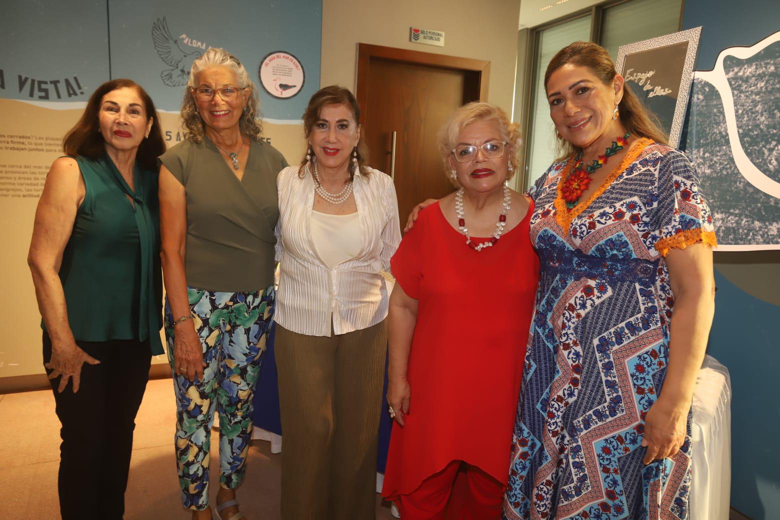 $!Elva García, Ana Rose, Marcela González de Rico, Julieta Montero y Silvia Michel.