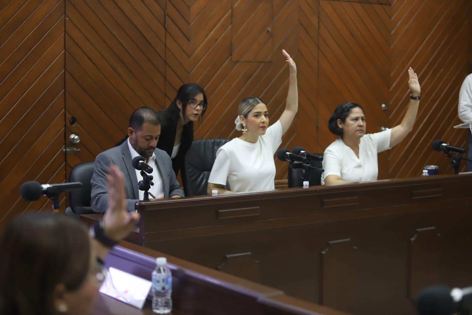 $!Recibe bióloga Lorena Patricia Páez Brito Medalla ‘Jornadas Heroicas 2025’ en Mazatlán