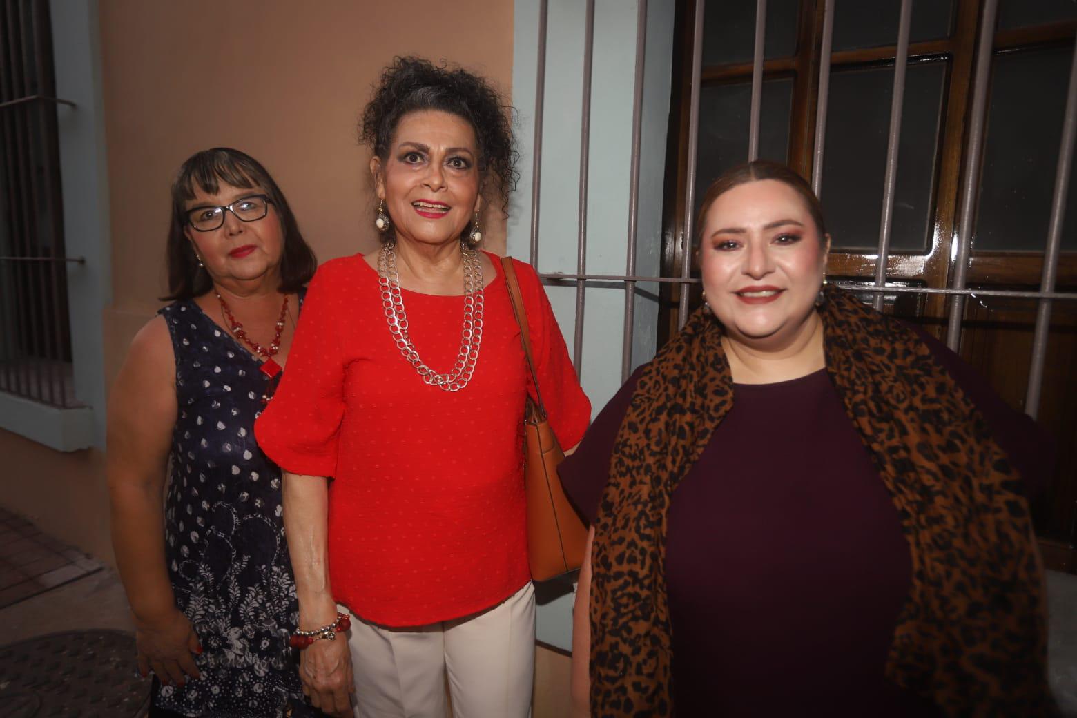 $!Graciela Lavín, Martha Ofelia González y Mariela Angulo.