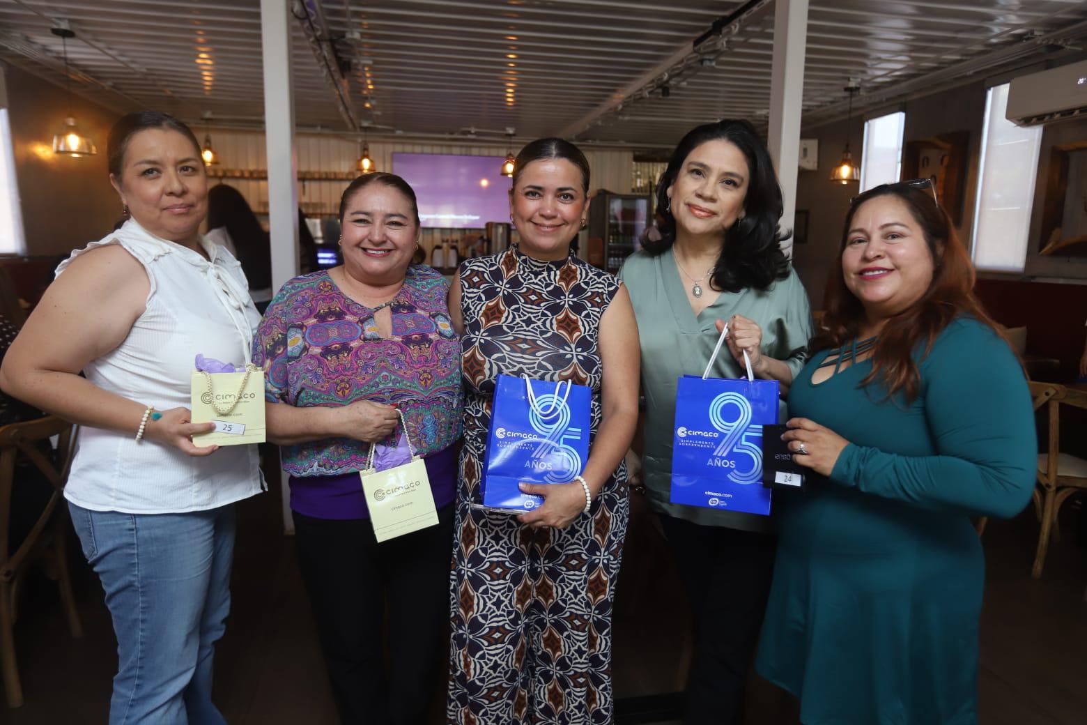 $!Lucía Partida, Marisela González, Karina Parente, Guillermina García y Carolina Tiznado.