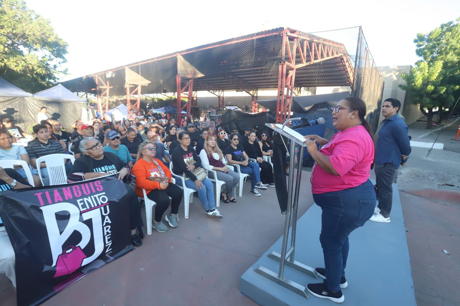 $!Inauguran el Tianguis Navideño Benito Juárez en Mazatlán