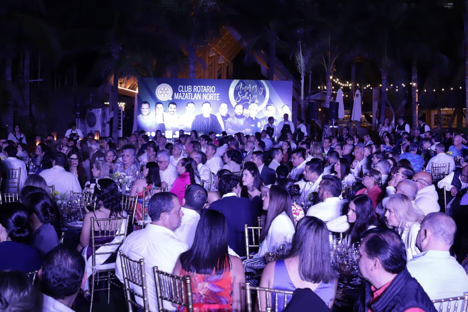 $!Entregan a empresario José Óscar Sánchez el galardón de Ciudadano Ejemplar