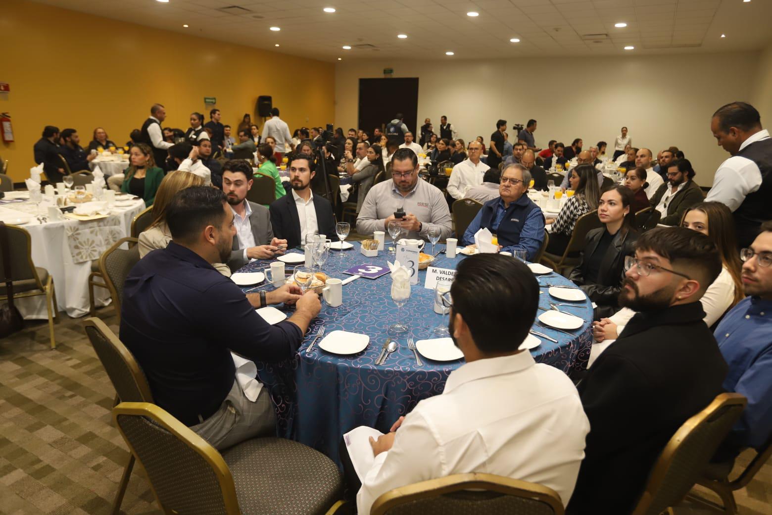 $!Toman protesta a nuevas comisiones de Turismo y Jóvenes Empresarios de Coparmex