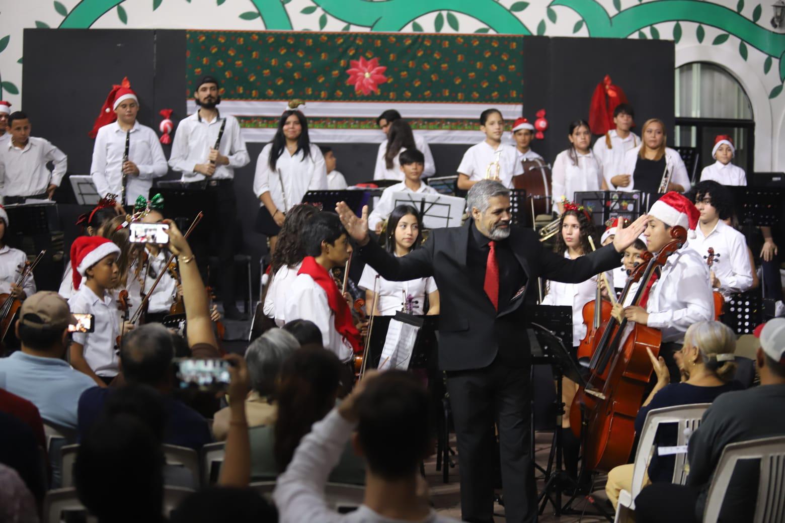 $!El maestro Diethers Roberto Torres Cartagena fue el director de la agrupación.