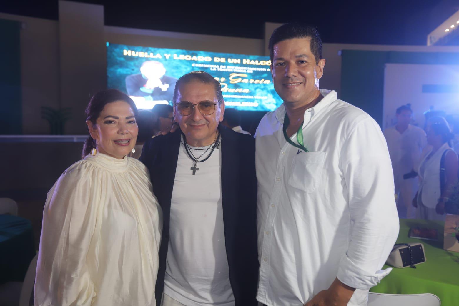 $!Elizabeth Peraza, Óscar y Víctor Maldonado.