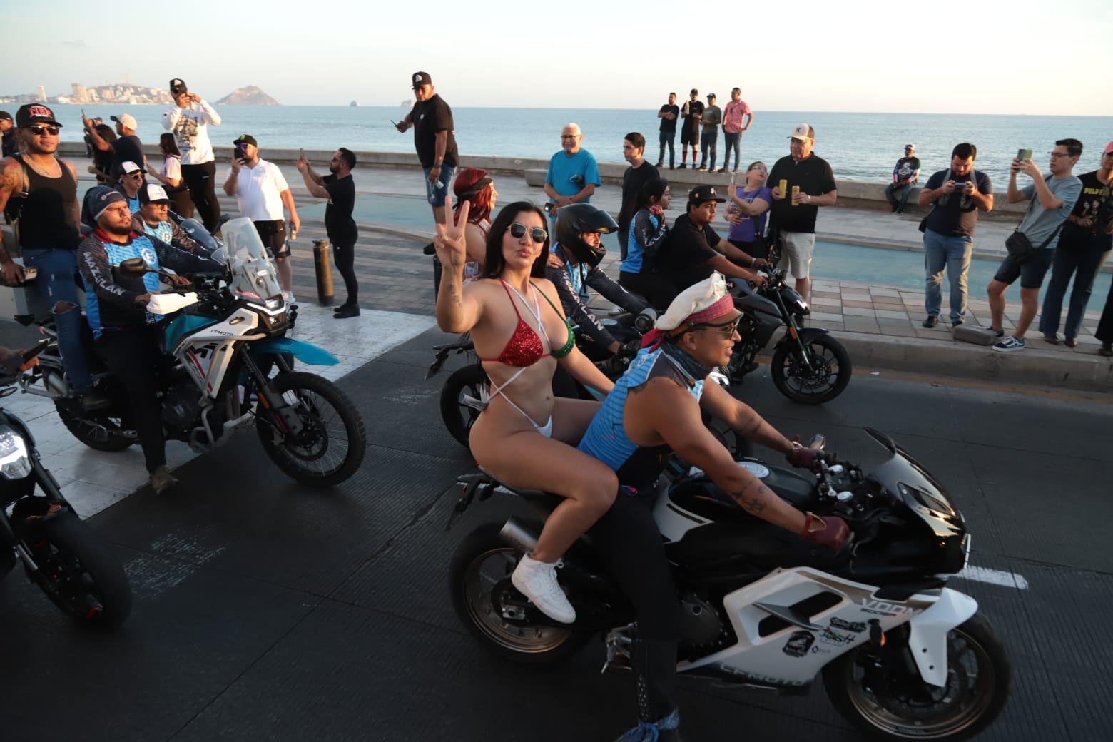 $!Recorren ‘caballos motorizados’ el malecón en el tradicional desfile de la Semana de la Moto