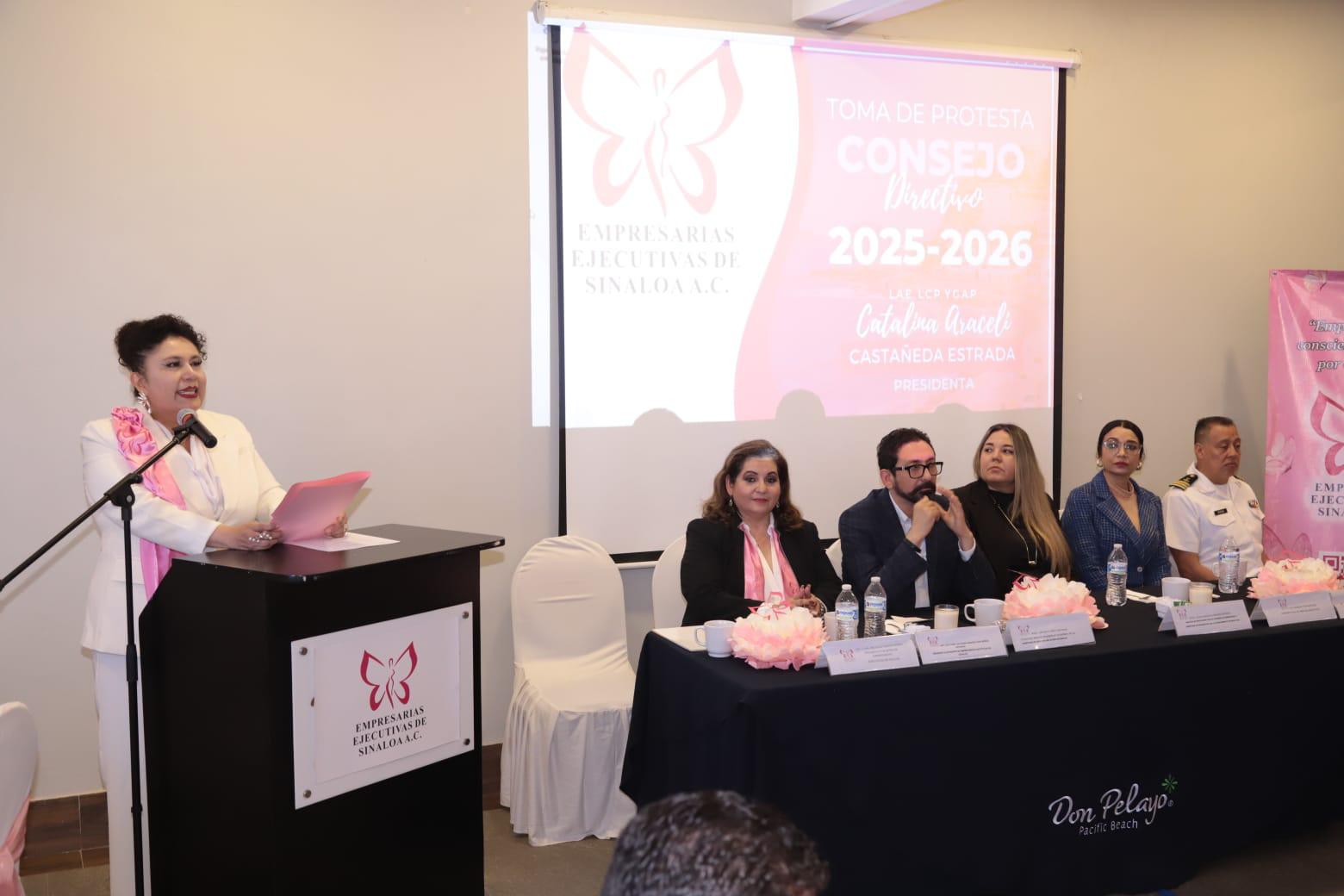 $!Rinde protesta nueva directiva de la Asociación de Empresarias Ejecutivas de Sinaloa