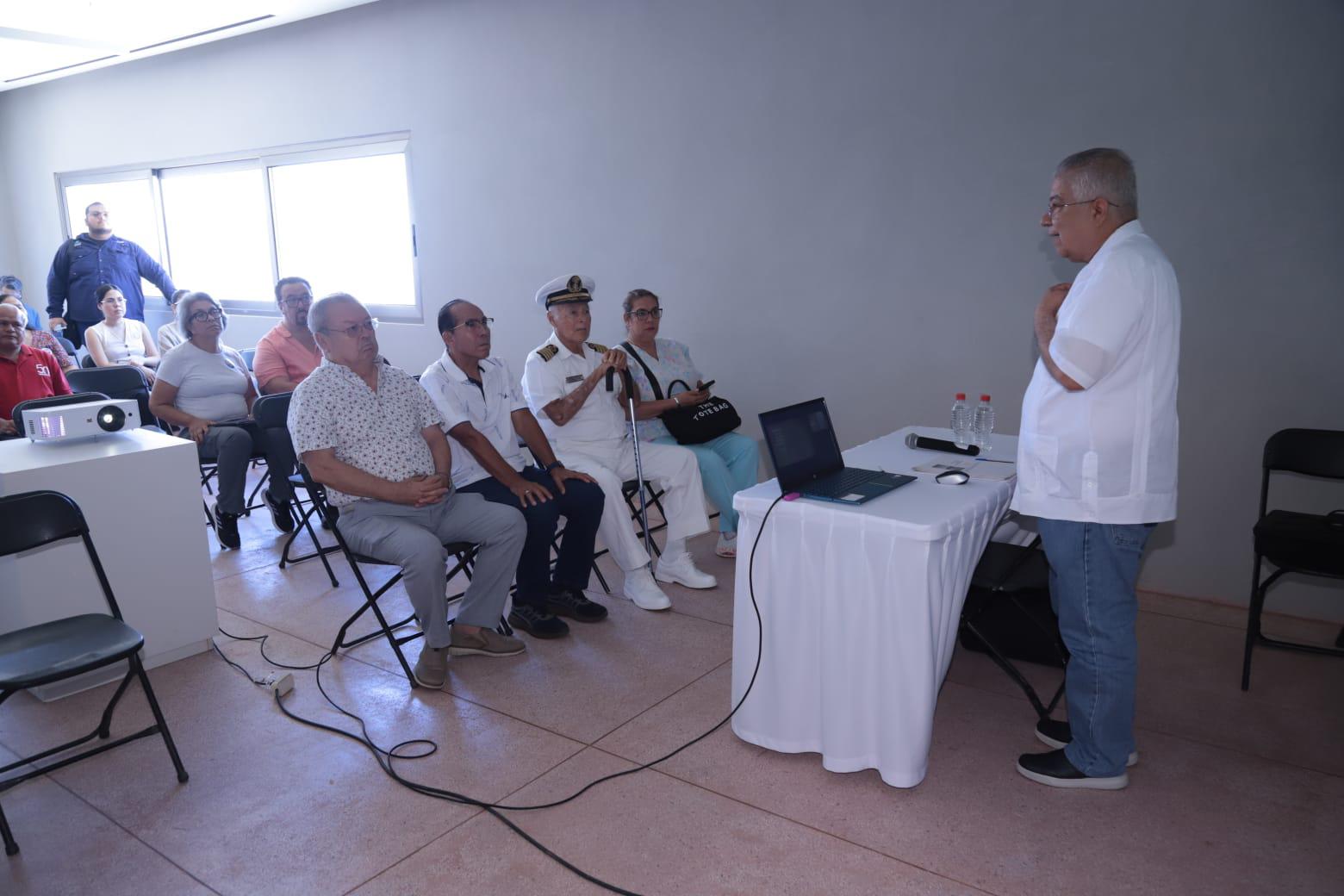 $!El puerto ha sido clave para el desarrollo económico de Mazatlán: Cronista de la Ciudad