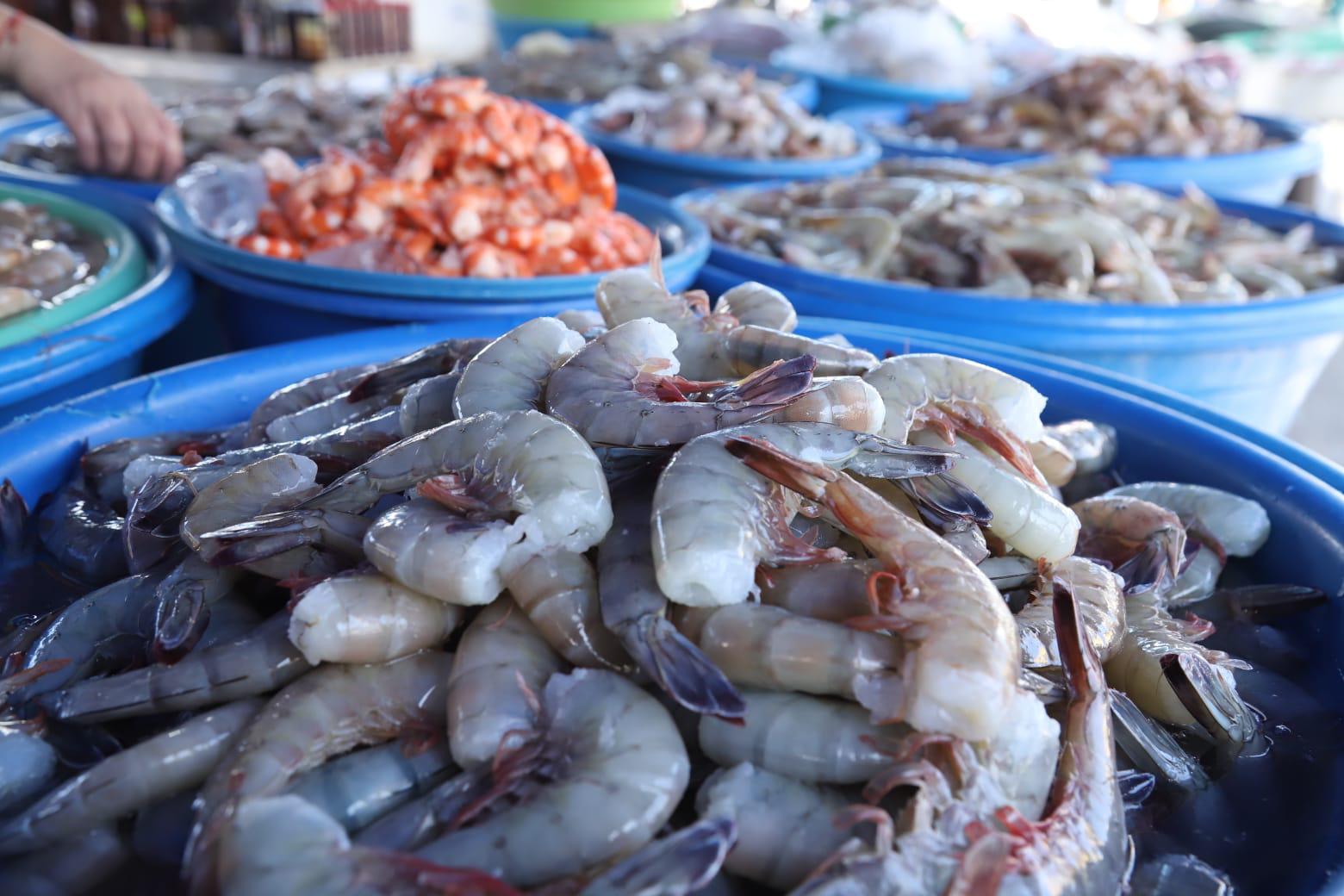 $!Alcanzan changueras de camarón apenas un 40 por ciento en sus ventas de los últimos meses