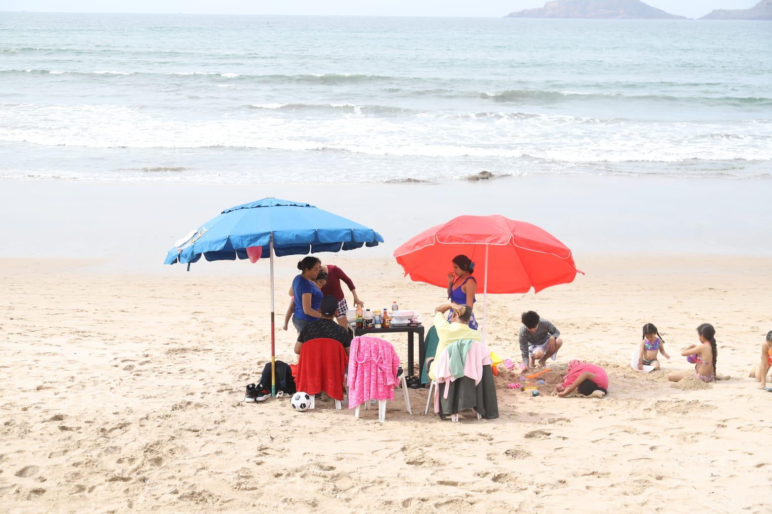 $!Fin de semana largo atrae turismo a Mazatlán