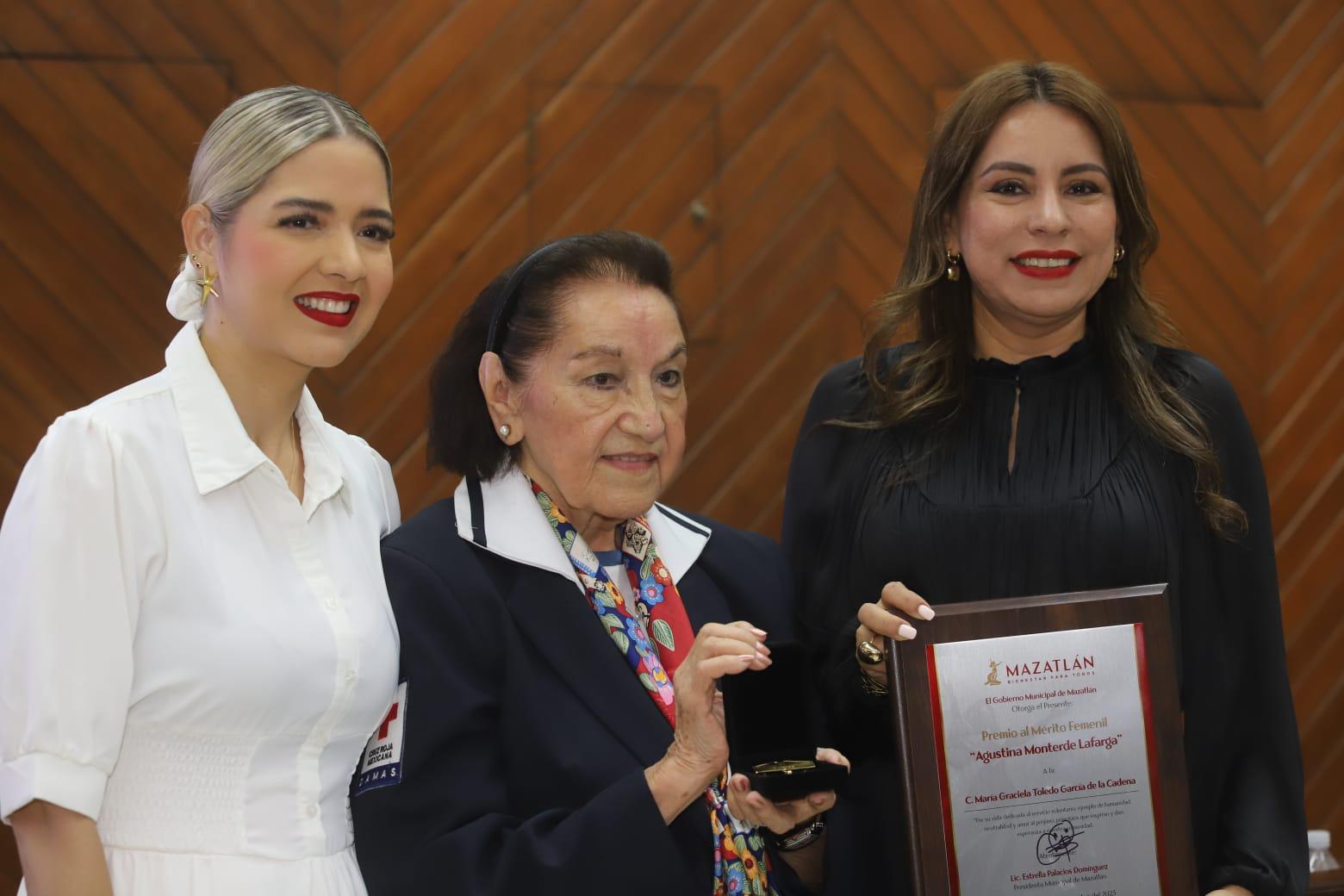 $!Entregan Premio al Mérito Femenino a María Graciela Toledo García de la Cadena