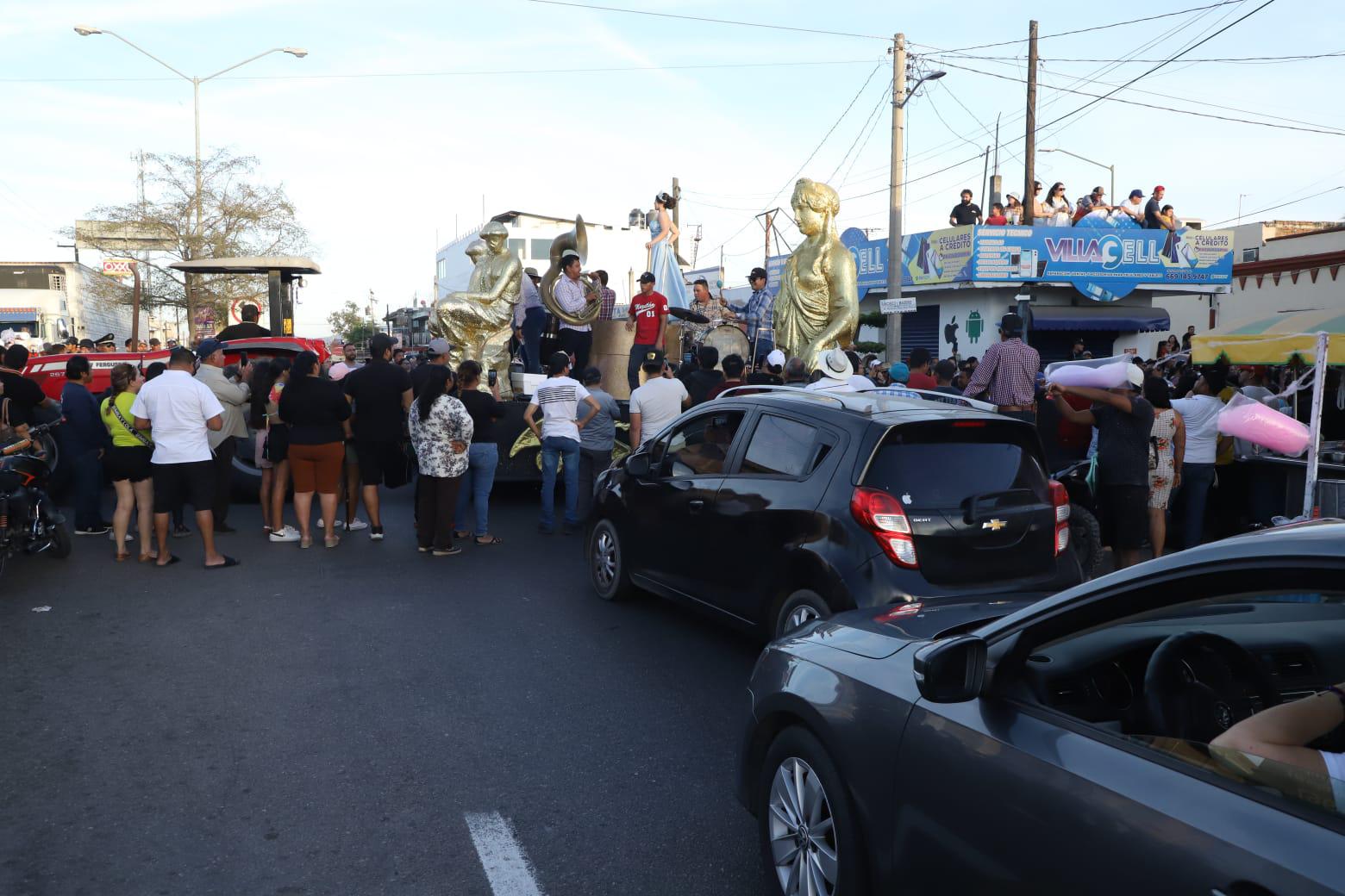 $!Desfile del Carnaval de Villa Unión atora el éxodo de vacacionistas