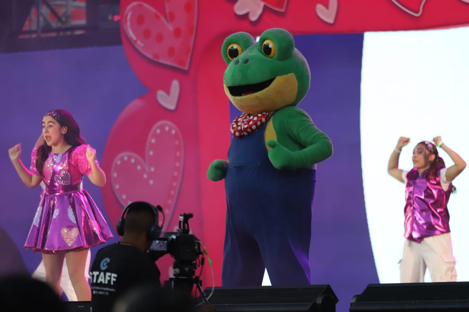 $!El Carnaval de Mazatlán corona a su Reina Infantil, Eileen I