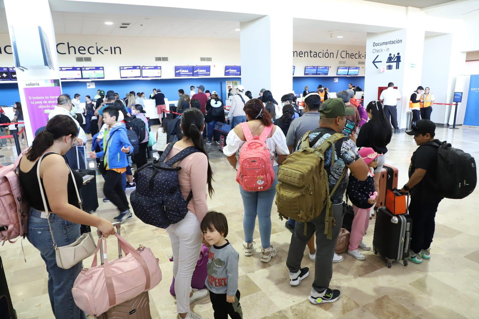 $!Registra Aeropuerto de Mazatlán fuerte movimiento en vuelos nacionales e internacionales