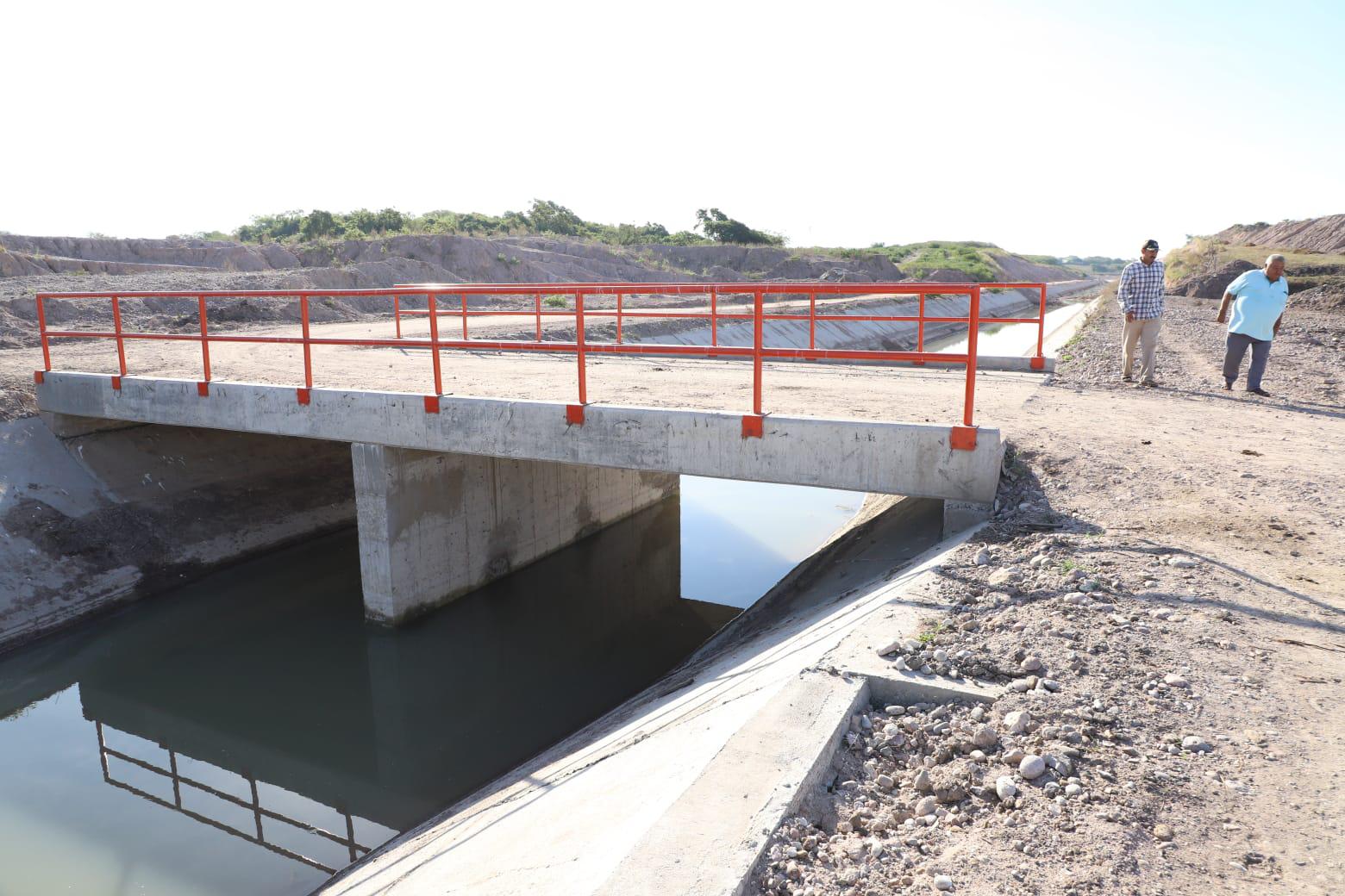 $!Advierten severas deficiencias en el canal de riego de El Roble, en Mazatlán
