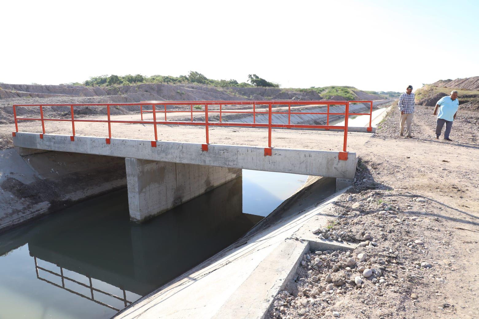 $!Advierten severas deficiencias en el canal de riego de El Roble, en Mazatlán