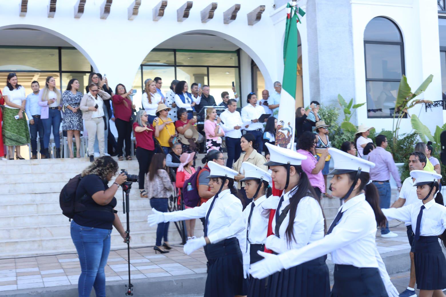 $!Se viste Avenida del Mar de tricolor por desfile de escoltas de Bandera