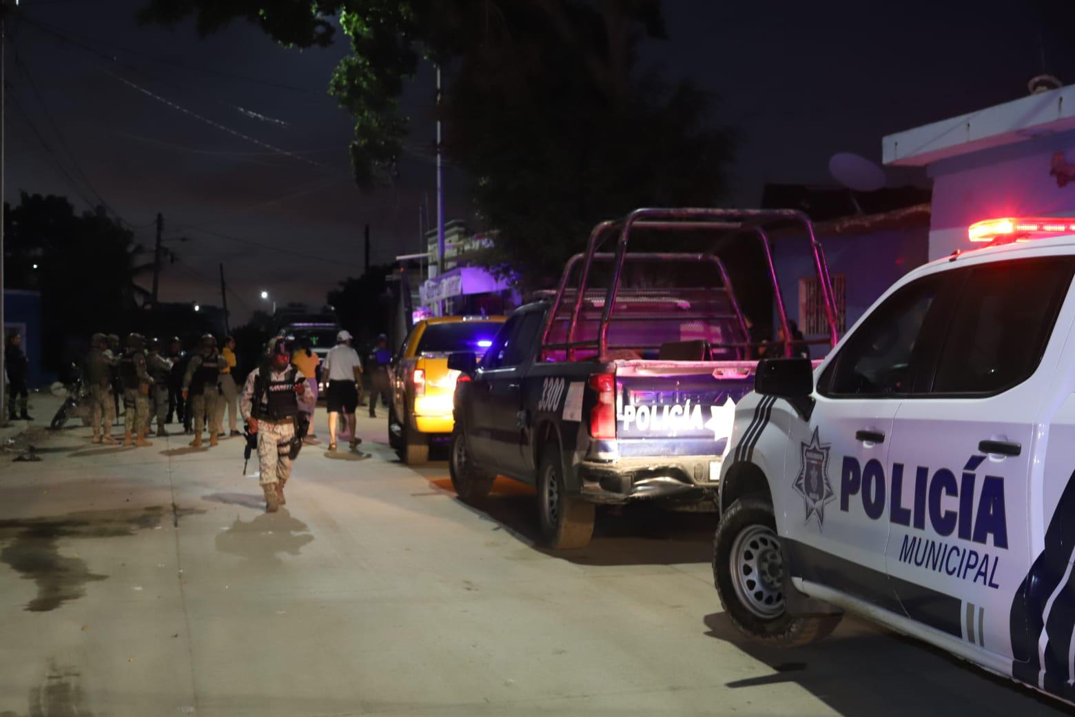 $!Explosión de pirotecnia en tienda de abarrotes genera alarma en Mazatlán