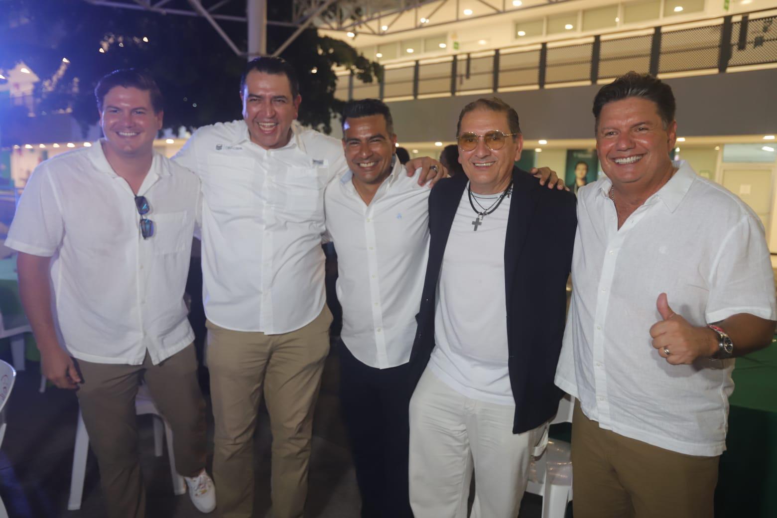 $!Isaac Urquijo, Paúl Luque, Román Lizárraga, Óscar e Ismael Barros.