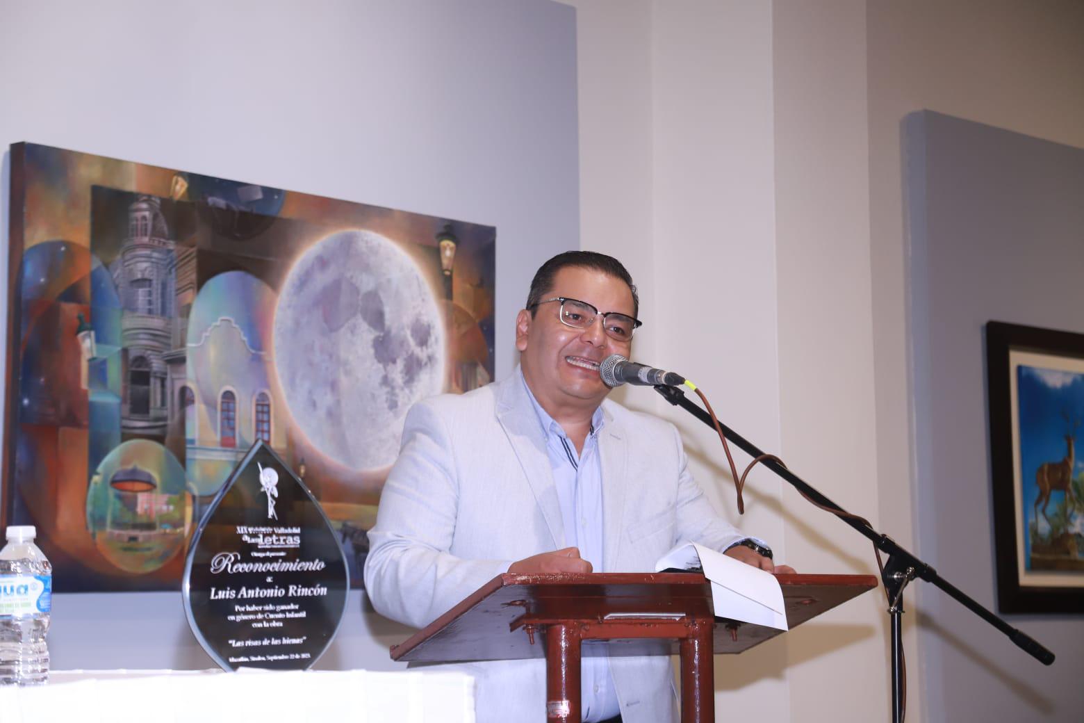 $!El escritor chiapaneco durante su discurso.