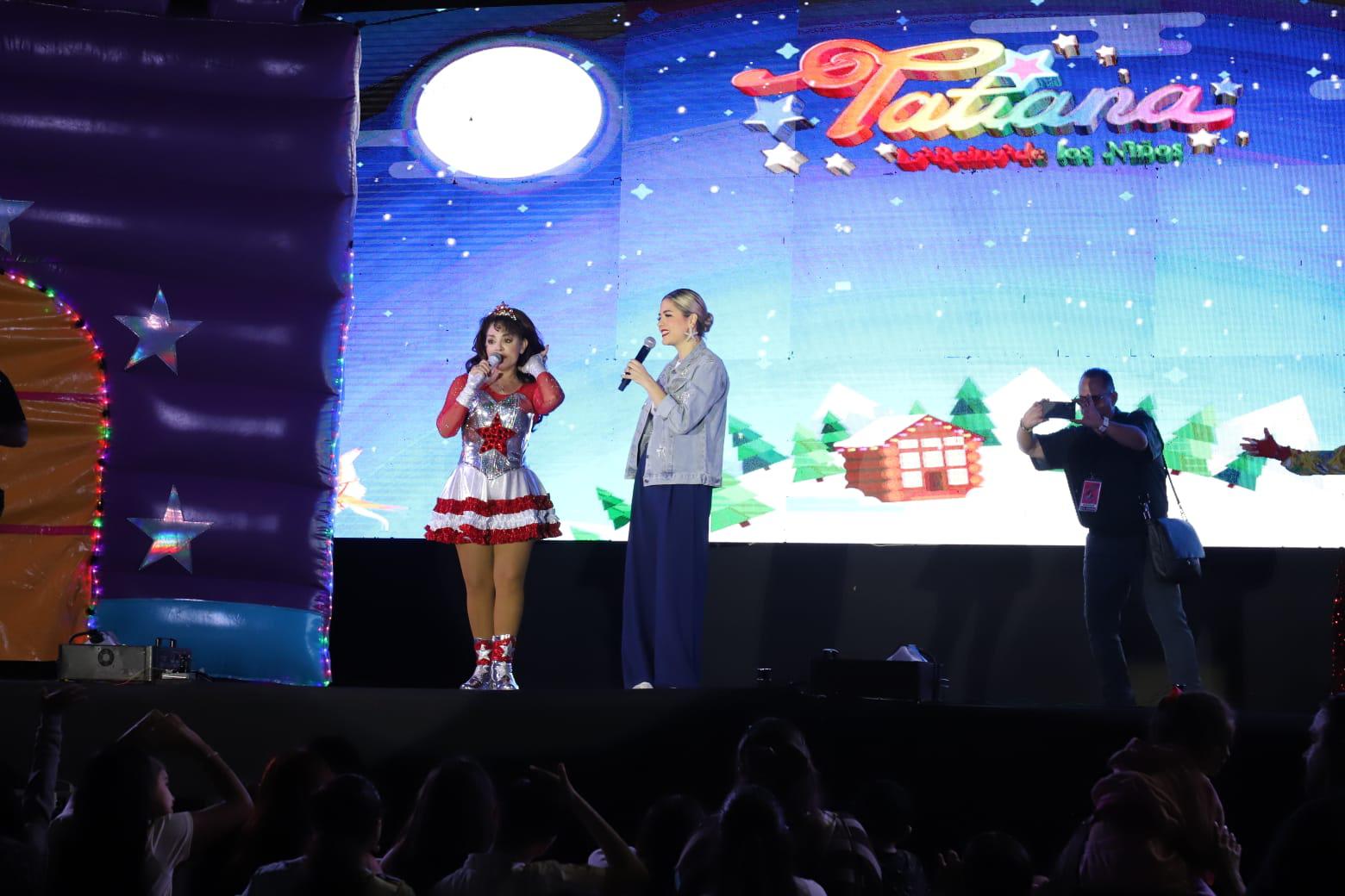 $!Deleita Tatiana a niños y adultos con su concierto navideño en Mazatlán