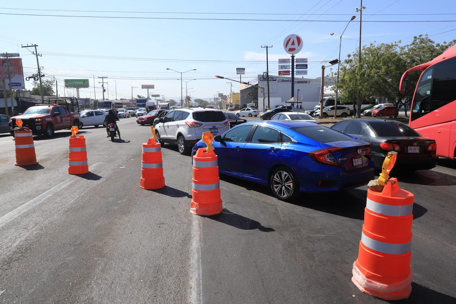 $!Colapsa el tráfico por inicio de construcción de puente entre Colosio y Múnich, en Mazatlán