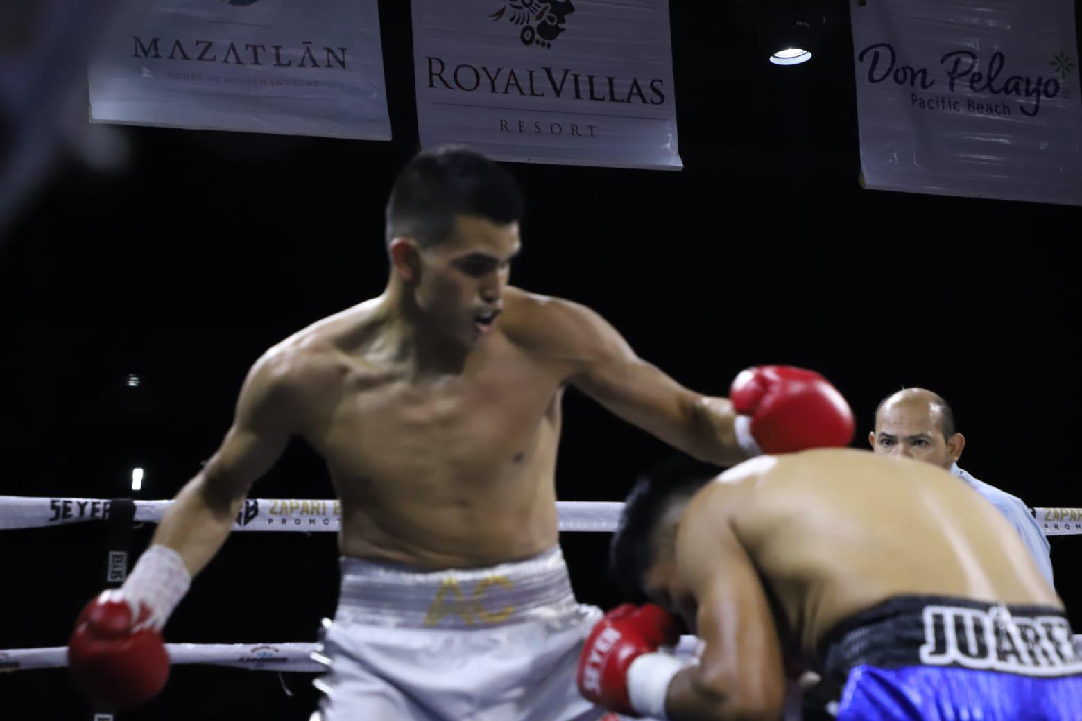 $!‘Veneno’ Aréchiga impone su sello en velada boxística Furia en el Ring