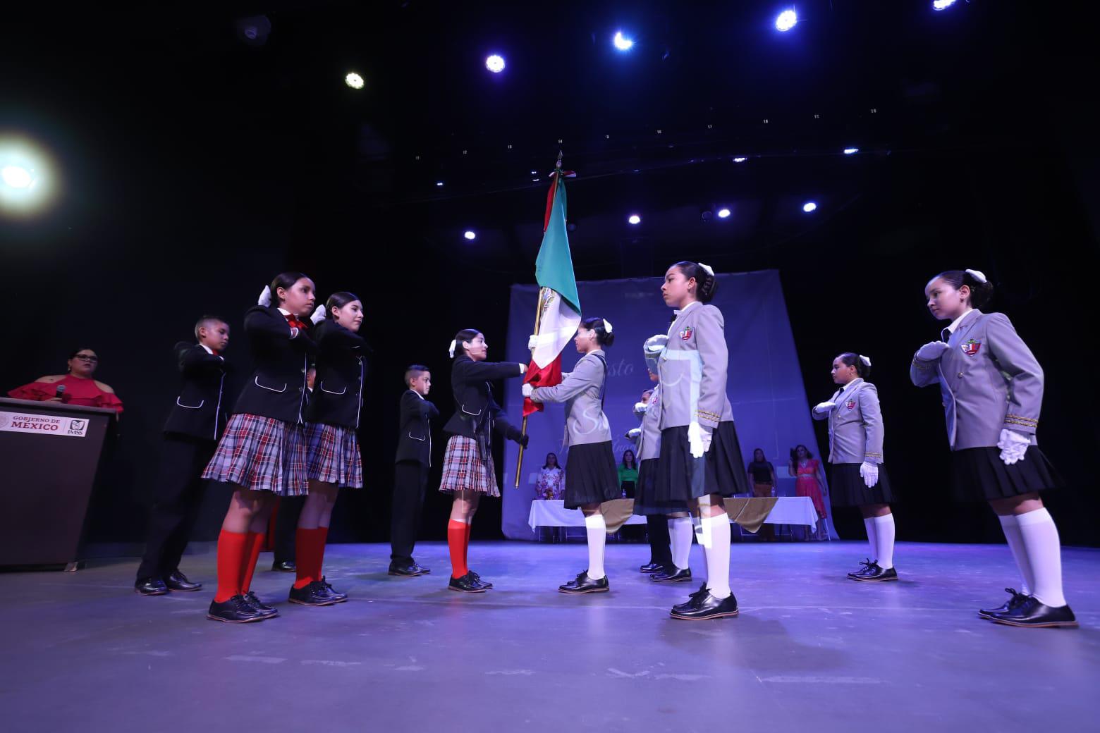 $!En la ceremonia se realizaron los honores a la bandera.