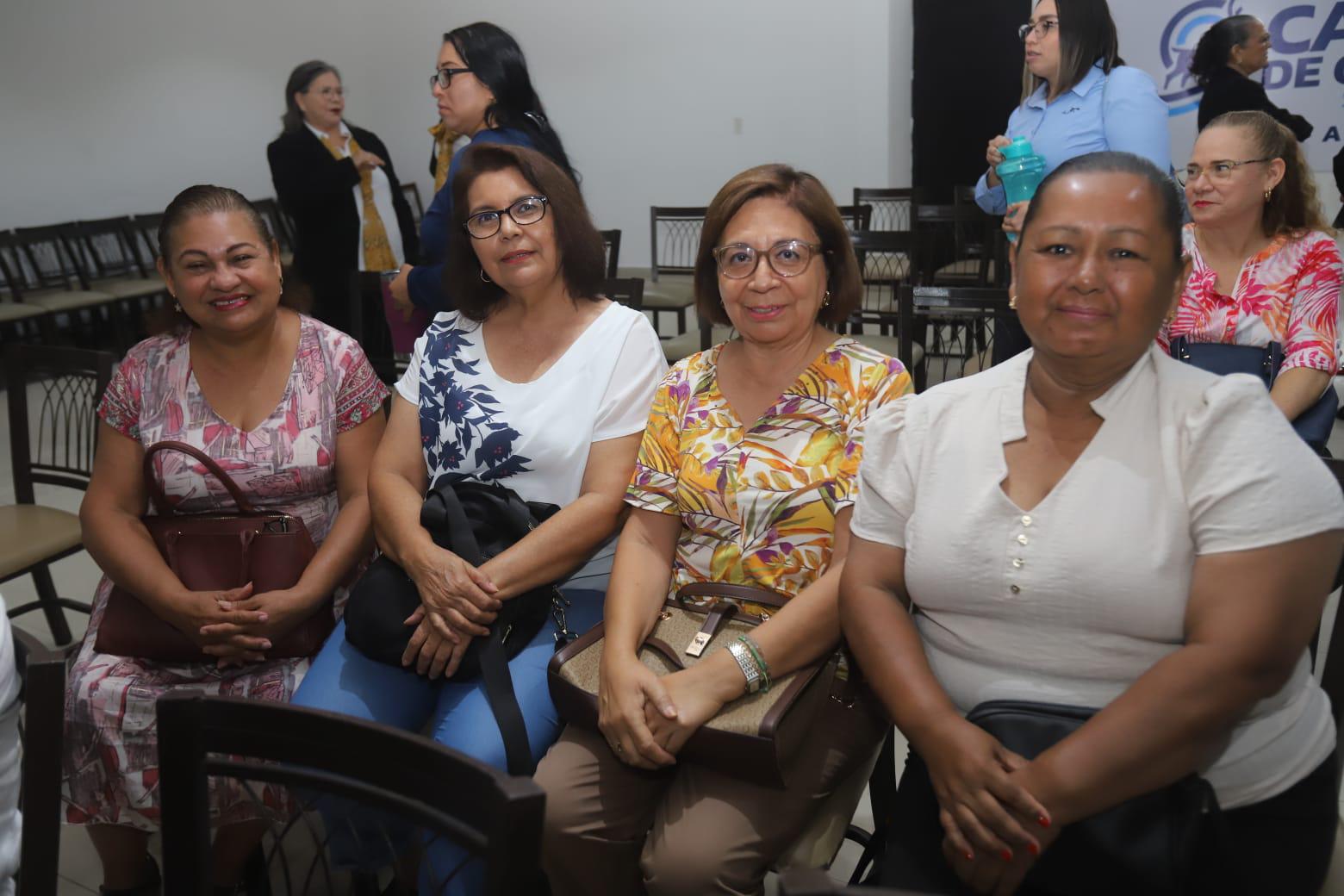 $!Lorena López, Mercedes Osuna, Lourdes González y Lourdes Reyes.