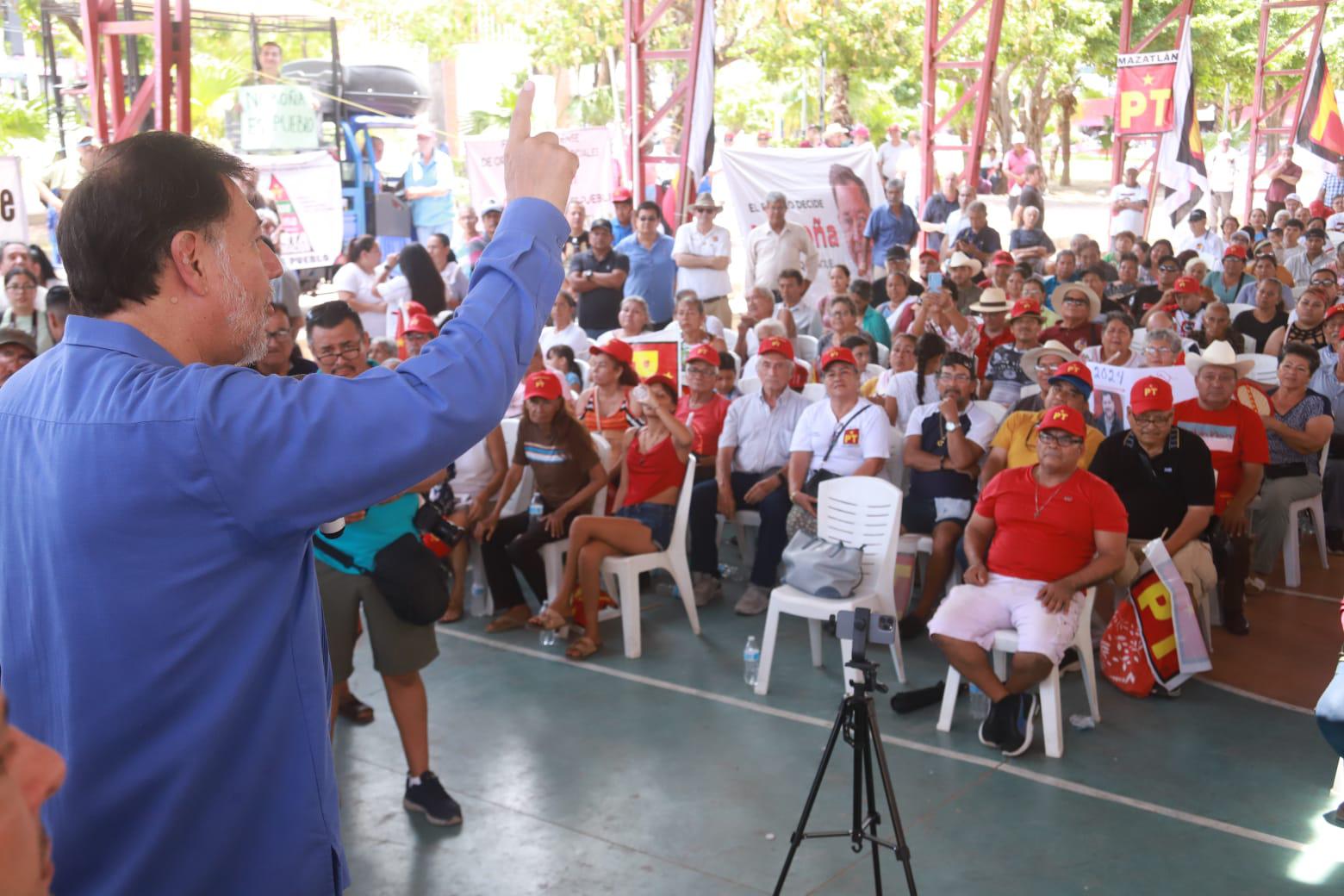 $!El único que puede cambiar la vida de las personas es el pueblo mismo: Fernández Noroña