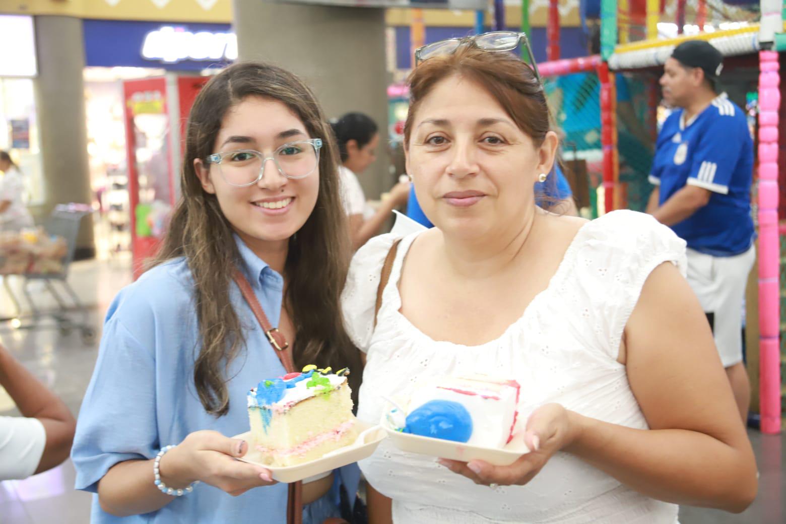 $!Karla Valtierra y Karla Canjura.