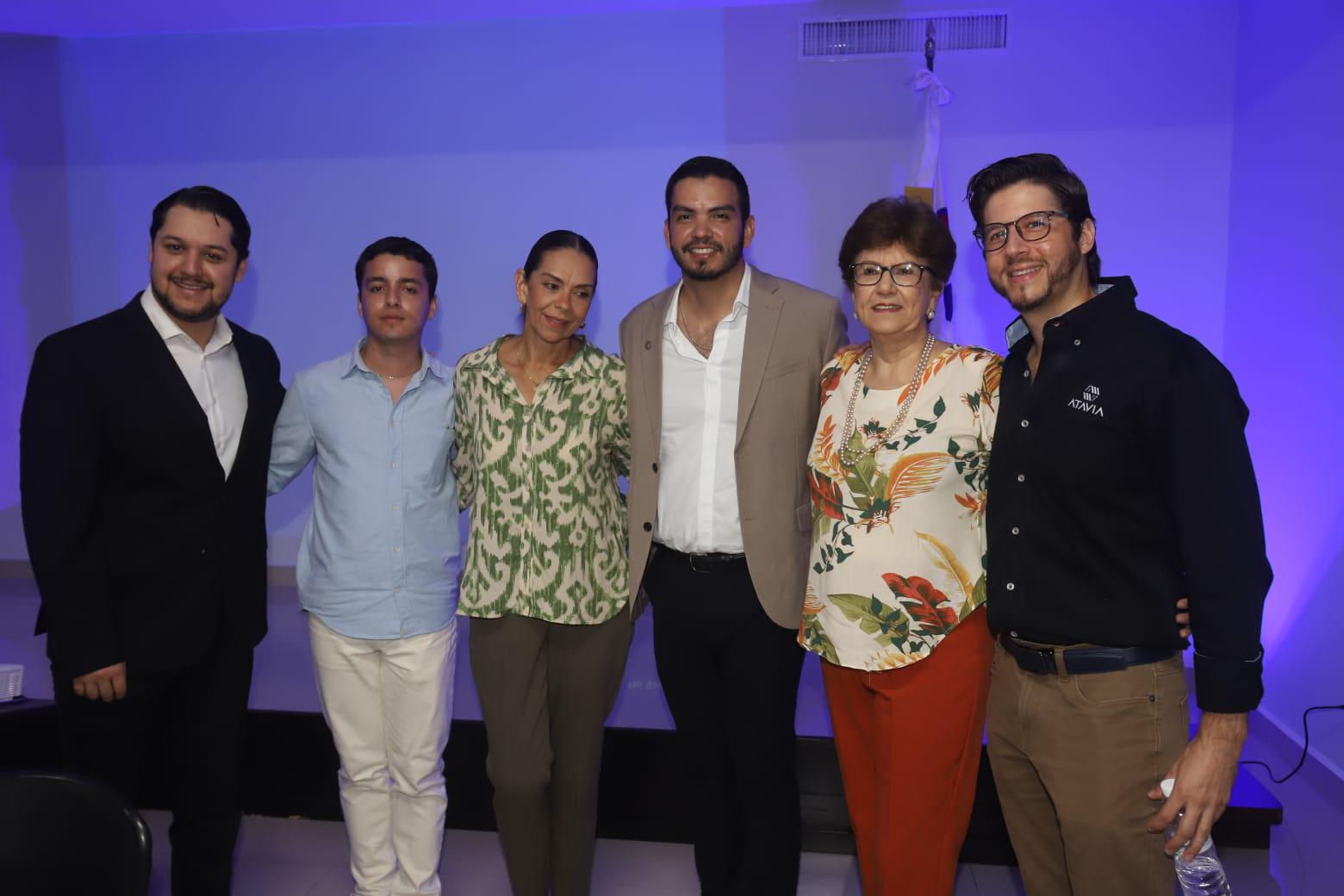 $!Luis Mario Corrales, Jesús Larrañaga, Carmen Magallón, Jesús Valdez Magallón, Lourdes Magallón y Guillermo Felton.