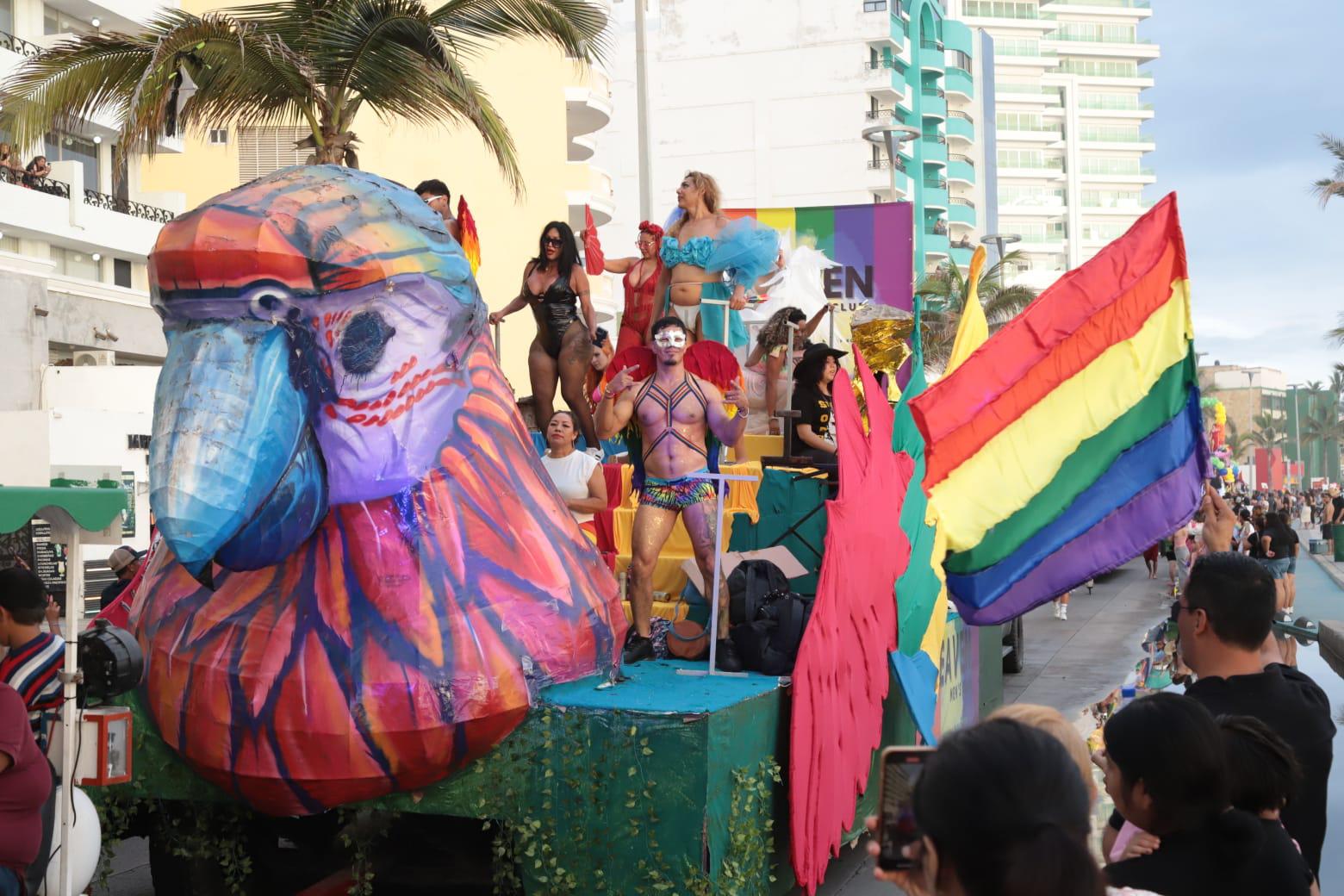 $!Marcha Maz Orgullo 2025 llena el malecón de Mazatlán de color y alegría