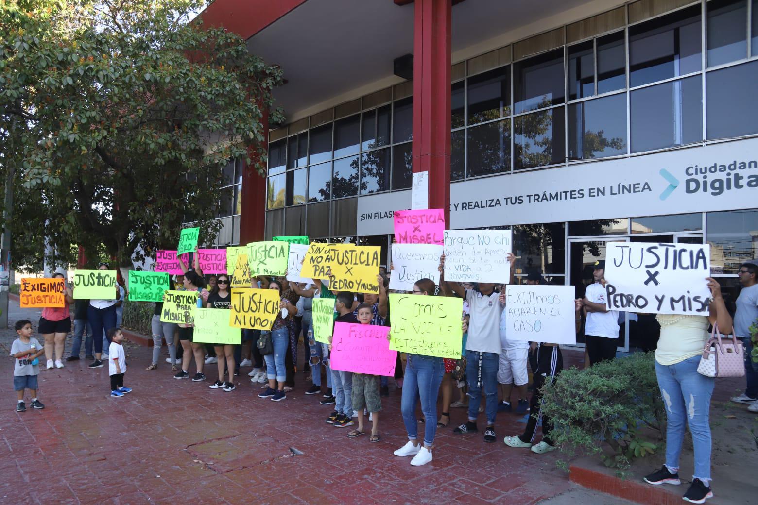 $!Exigen en Mazatlán justicia por la muerte de Misael y Pedro Emmanuel