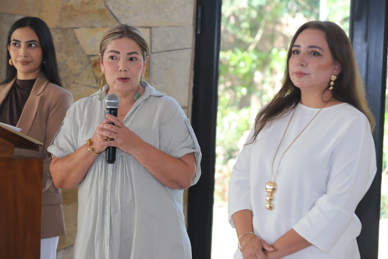 $!Elizabeth Peraza, directora ejecutiva de Noroeste, expresó la bienvenida a las asistentes.