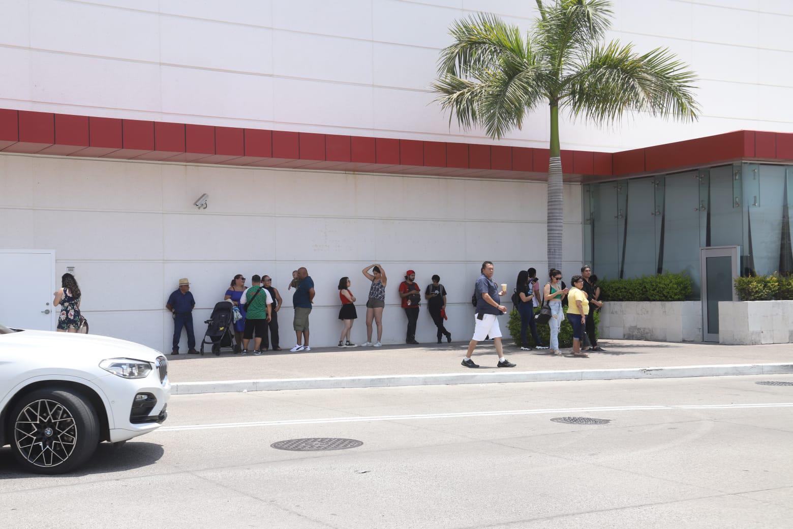 $!Mala maniobra de cocinero originó el incendio en Galerías, informa PC