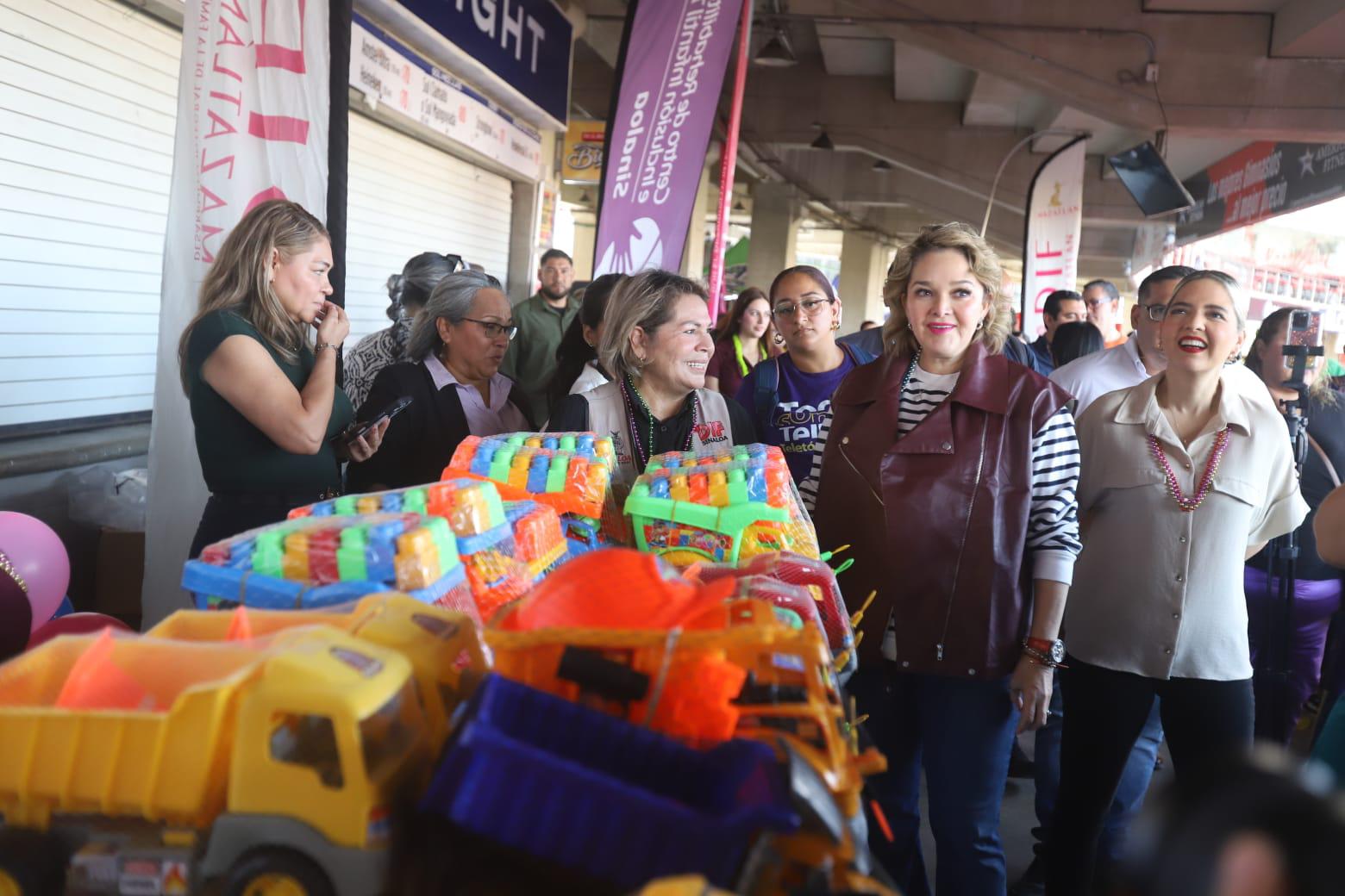 $!Entre risas y diversión, niños y jóvenes con discapacidad disfrutan de fiesta en el Teodoro Mariscal
