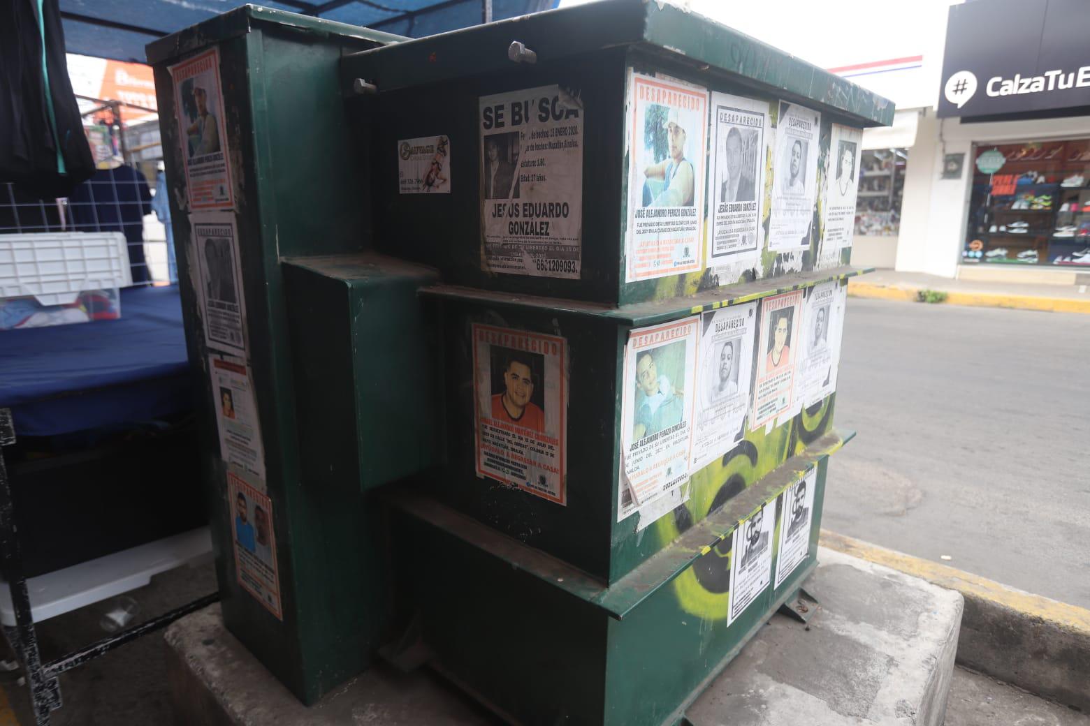 $!Ven ‘normal’ carteles de personas desaparecidas en calles y avenidas de Mazatlán