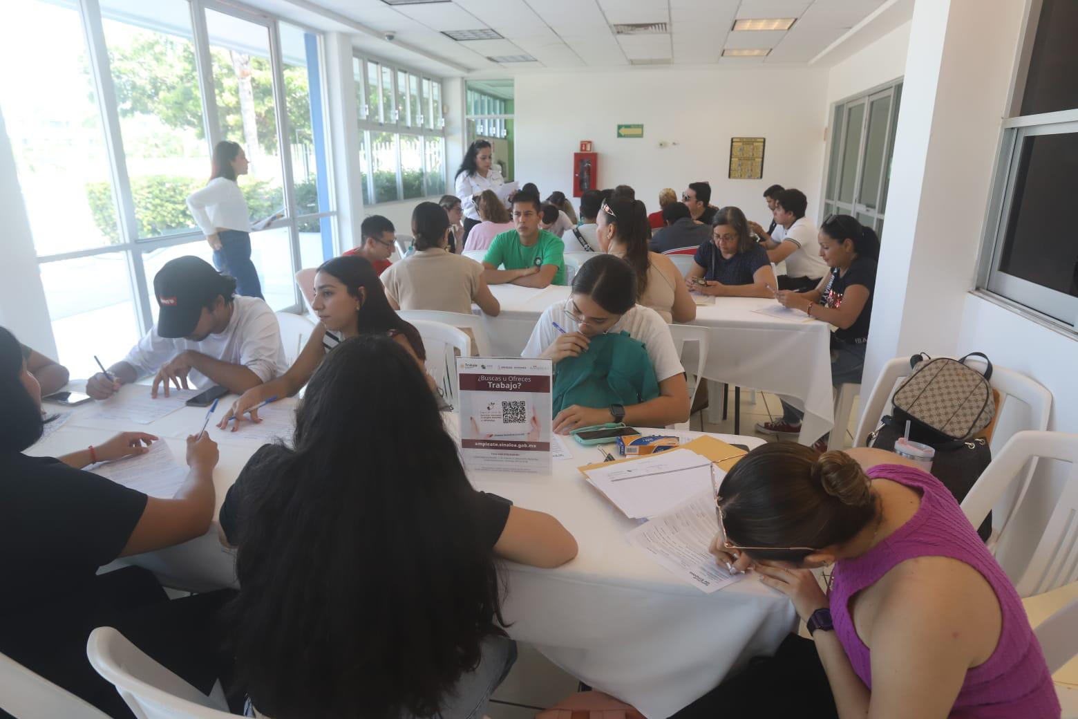 $!Con más de 400 vacantes, celebran en Mazatlán la Feria Nacional del Empleo para Grupos Vulnerables
