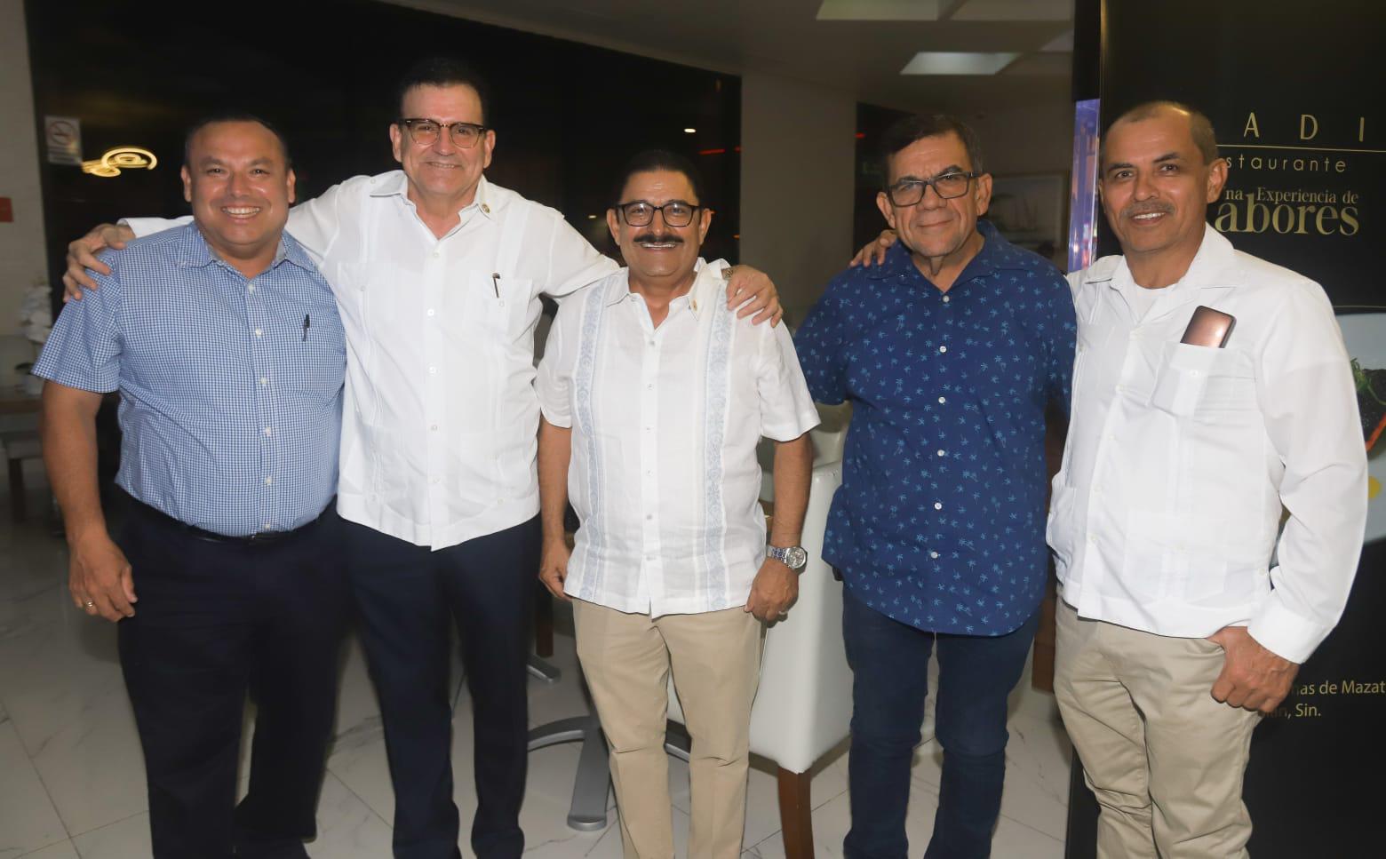 $!Miguel Ángel López, Martín Sánchez, Francisco González, Rodolfo Kelly Ibarra y Adolfo González Garay.