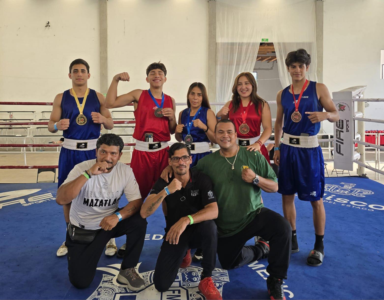 $!Cosechan mazatlecos medallas de oro, plata y bronce en el Festival Olímpico de Boxeo
