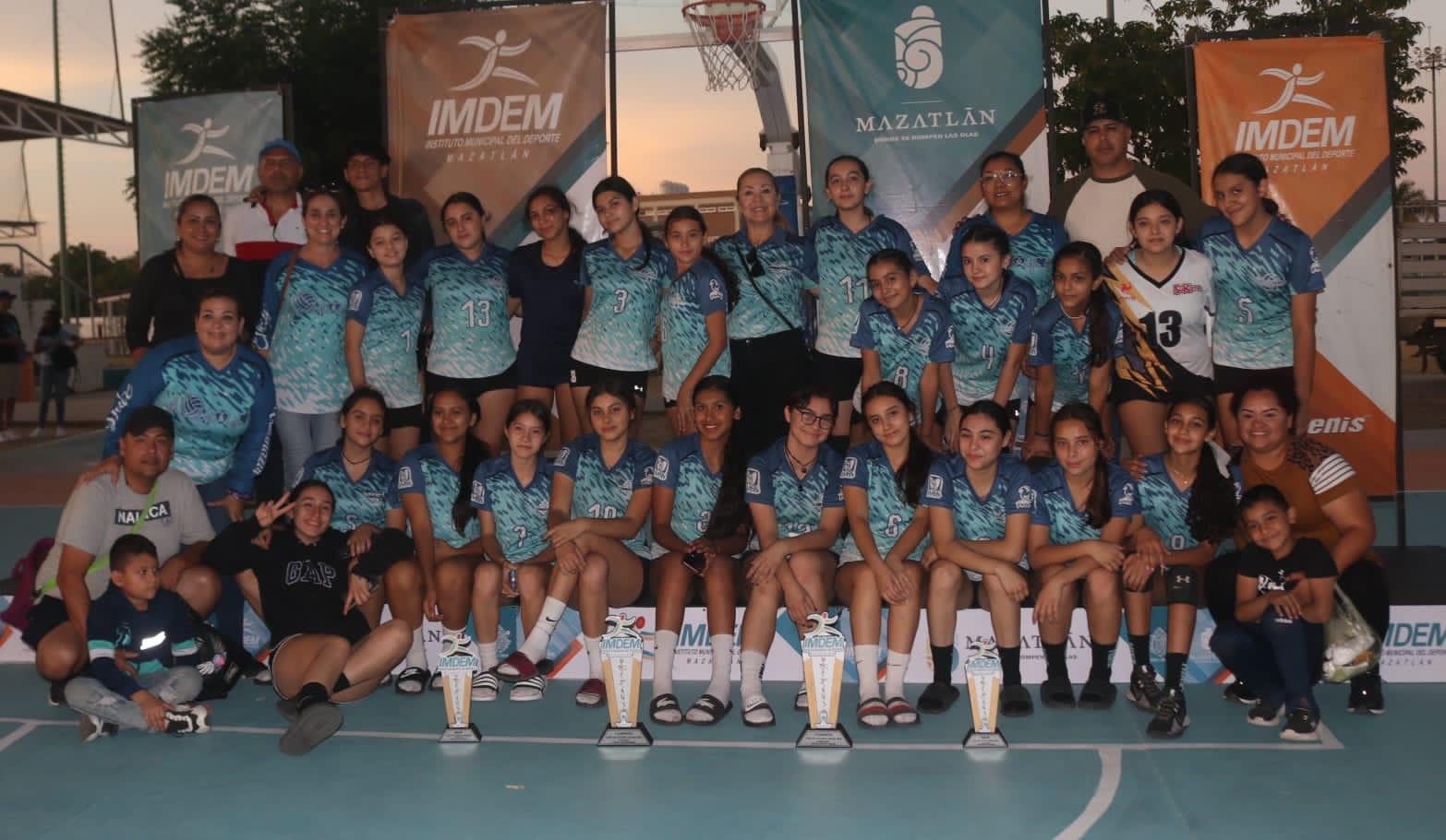 $!Guasave y Panteras Culiacán, campeones de Copa de Voleibol Imdem