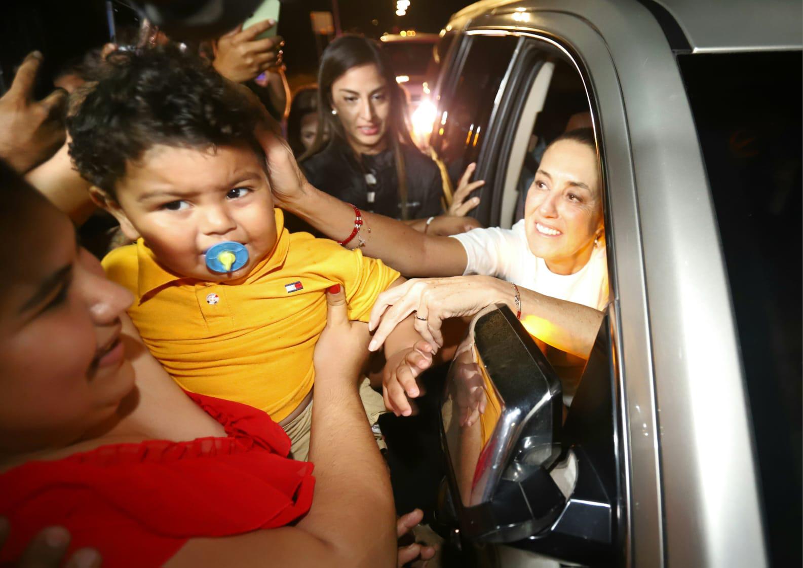 $!Llega Claudia Sheinbaum a Mazatlán en medio de la ola de desaparecidos, fosas clandestinas y guerra del Cártel de Sinaloa