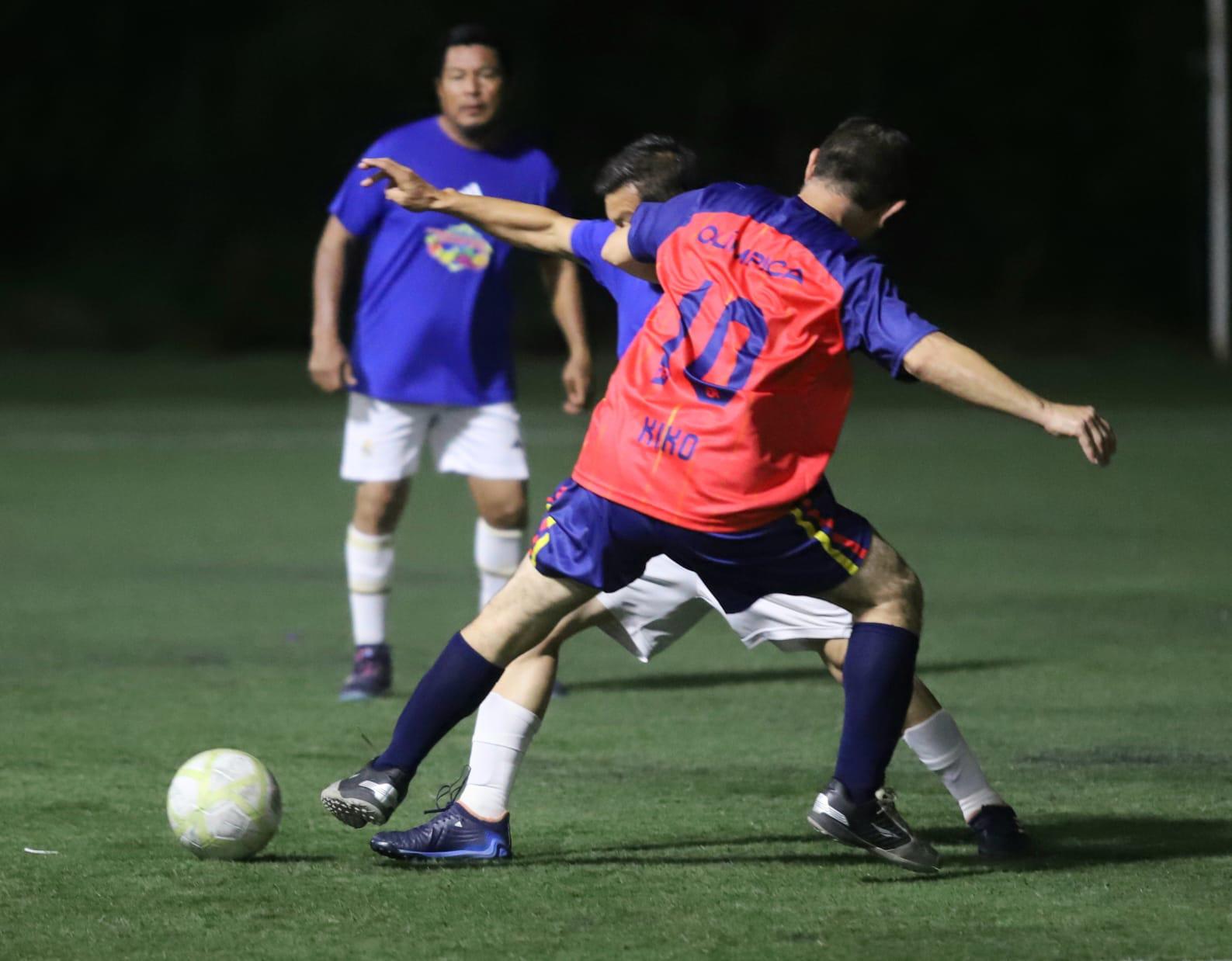 $!Frutería Bernal arranca con goleada y Costa Marinera defiende su corona en Torneo de Futbol del Recuerdo