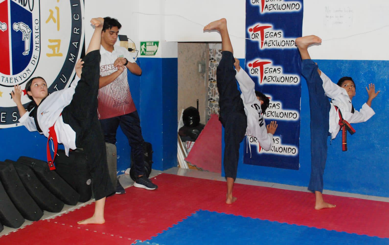 $!Entrega Imdem material a la escuela Ortega’s TKD, ubicada en Lomas del Ébano