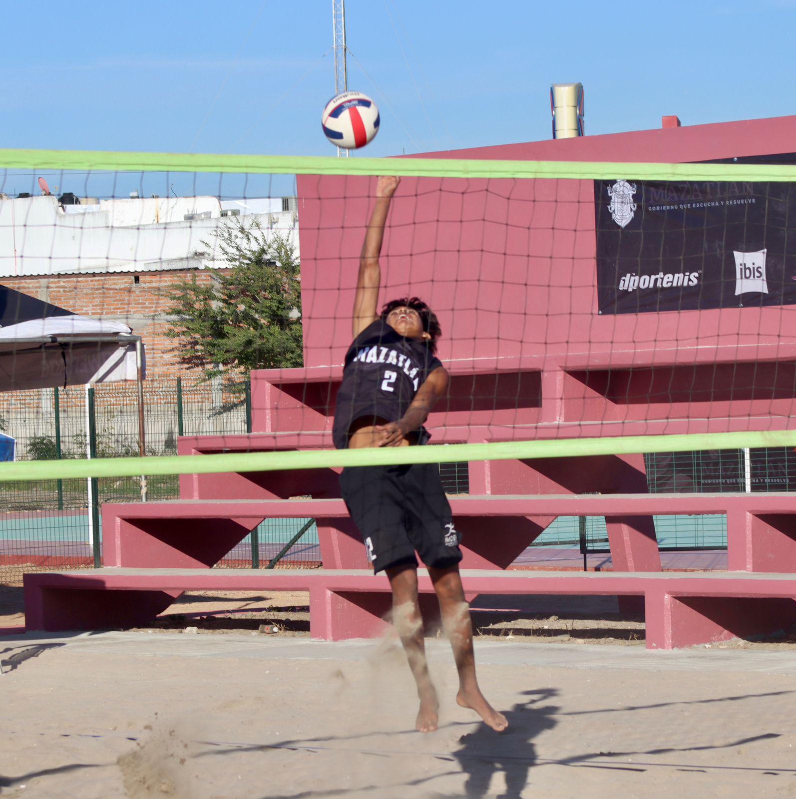 $!Inician Aby Rodríguez e Ivette Carrillo con el pie derecho el estatal de voleibol de playa