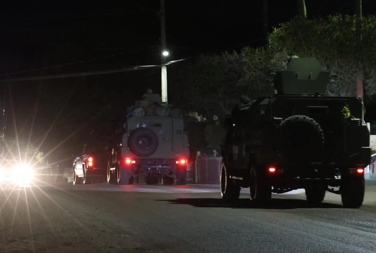 $!Enfrentamiento entre Ejército y civiles armados desata alarma en Lomas de Monterrey, en Mazatlán