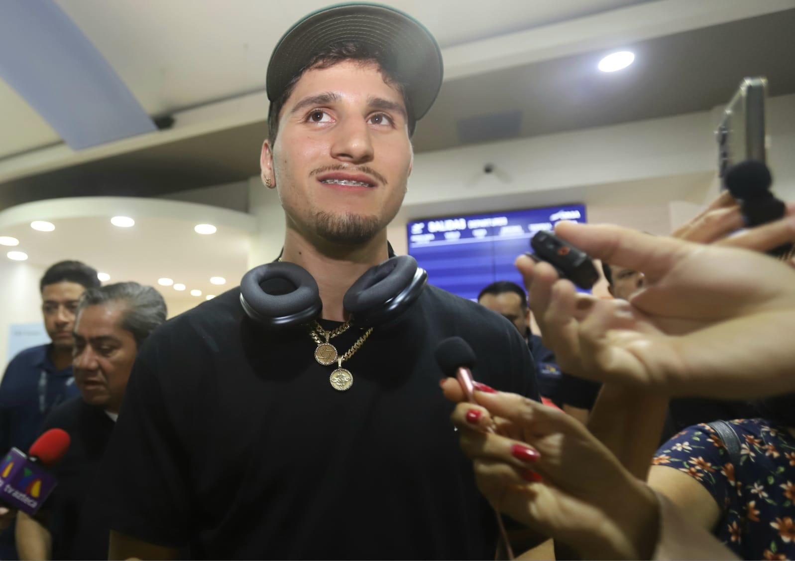 $!Con el deseo de una próxima pelea en Mazatlán, Marco Verde regresa a casa